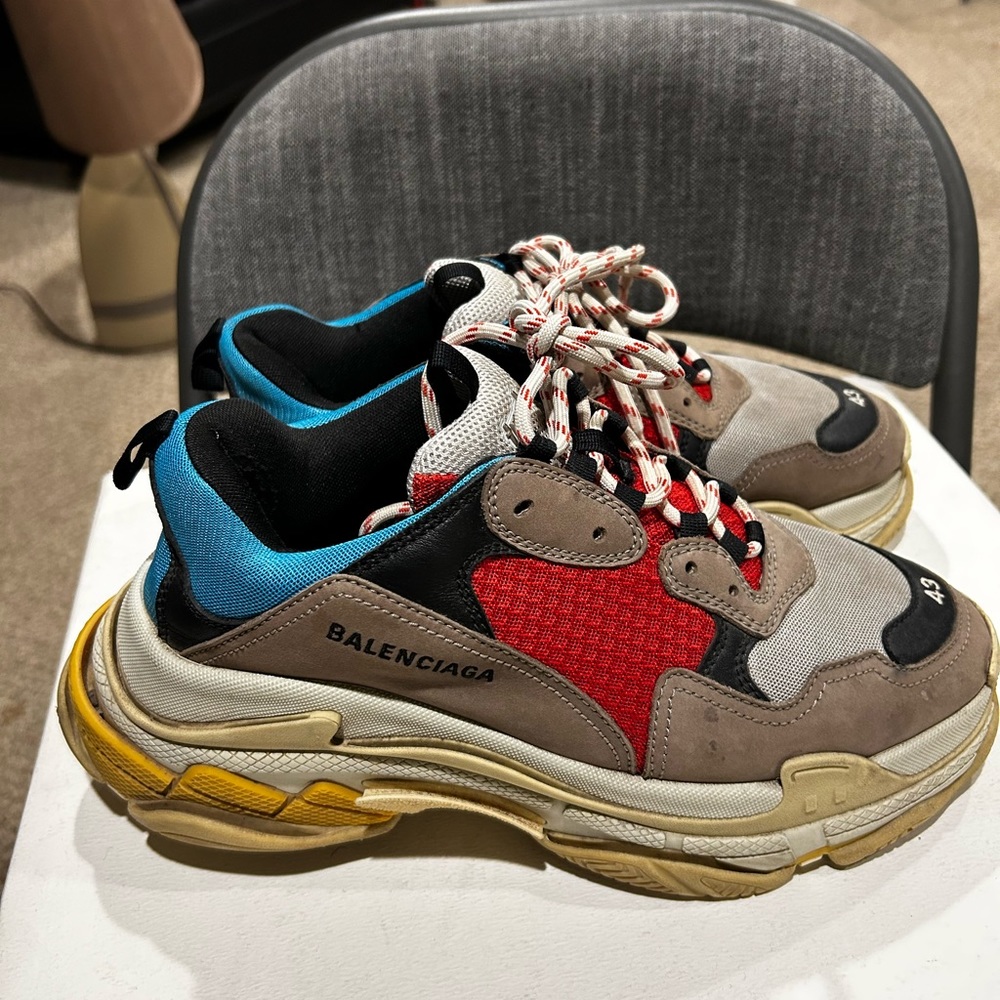 Balenciaga triple S